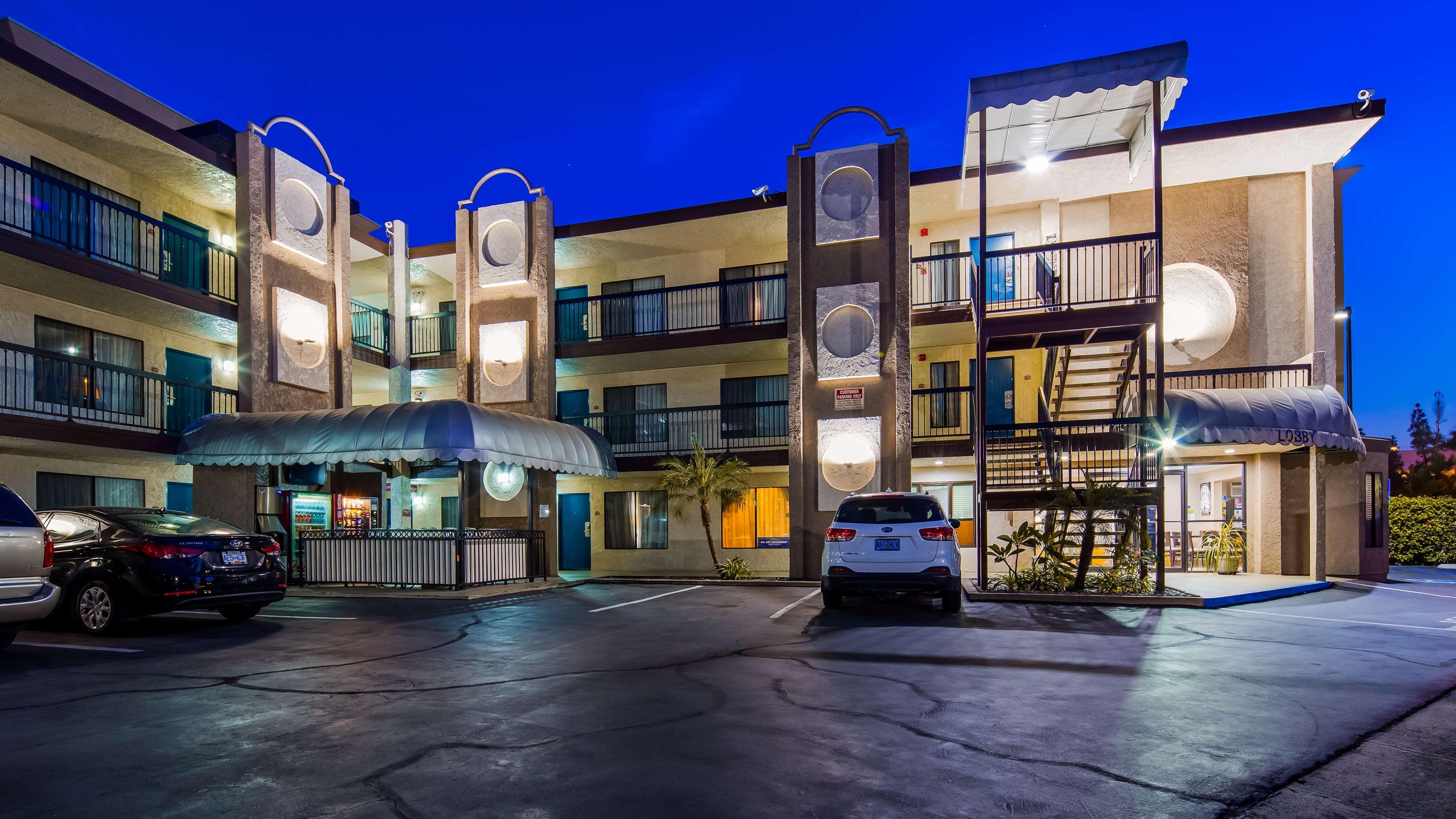 Best Western Courtesy Inn - Anaheim Park Hotel المظهر الخارجي الصورة